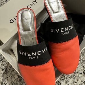 Givenchy Bedford Mules Travel Flats salmon color leather